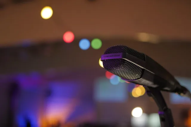 microphone, garland, concert, singing, music, live, micro, event technology, recording, audio, microphone, concert, concert, concert, concert, concert, micro, micro. How an event marketing agency uses customer interviews